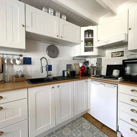 Сasa de vacaciones Maison De Charme Avec Terrasse, A 900m Du Port De - 5 Pers, 2 Chambres, Bien Equipee - Fr-1-368-421
